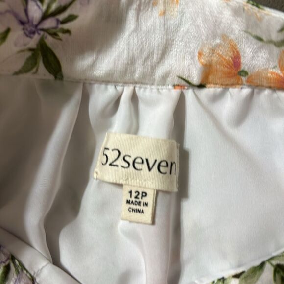 52seven 12P White Floral Mock Neck Button Front 3/4 Sleeve Belted Dress - Picture 14 of 16